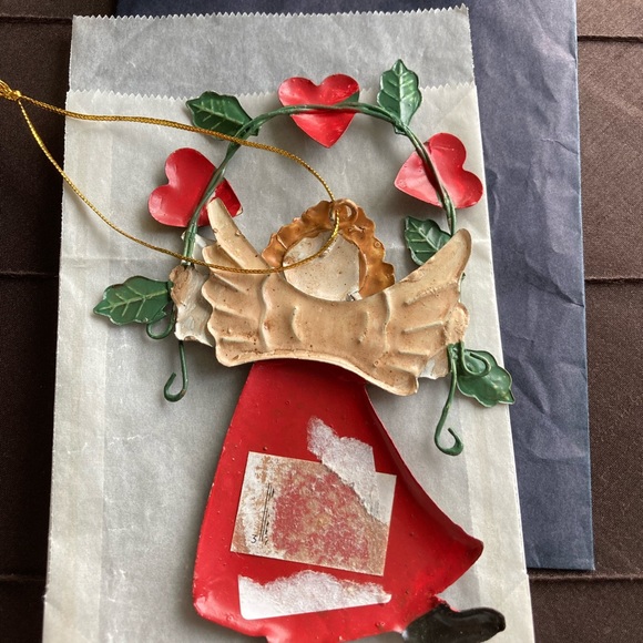 Ornament, Angel with hearts, Valentines - Picture 2 of 2